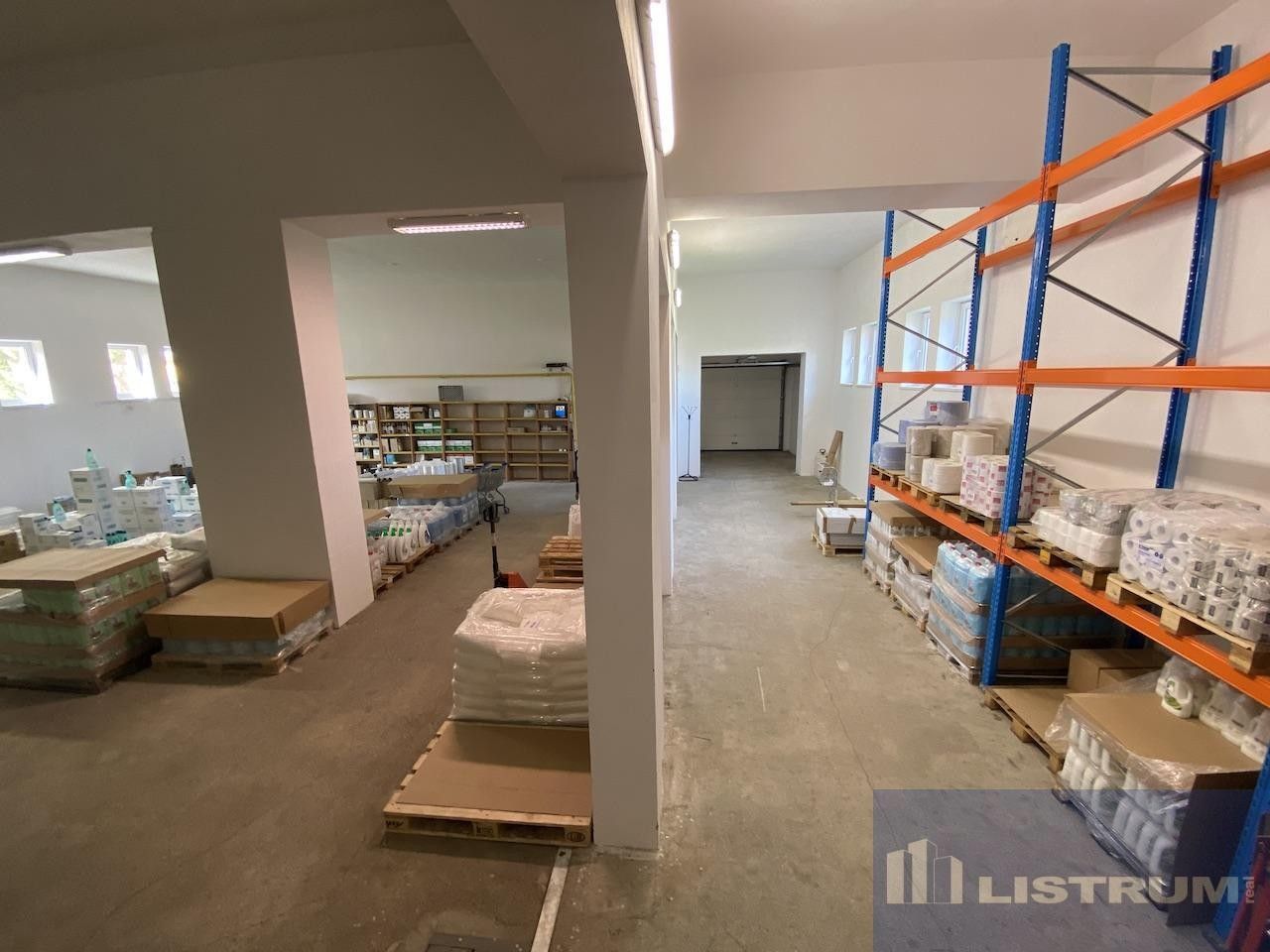 Pronájem komerčního prostoru 900 m² - foto 7