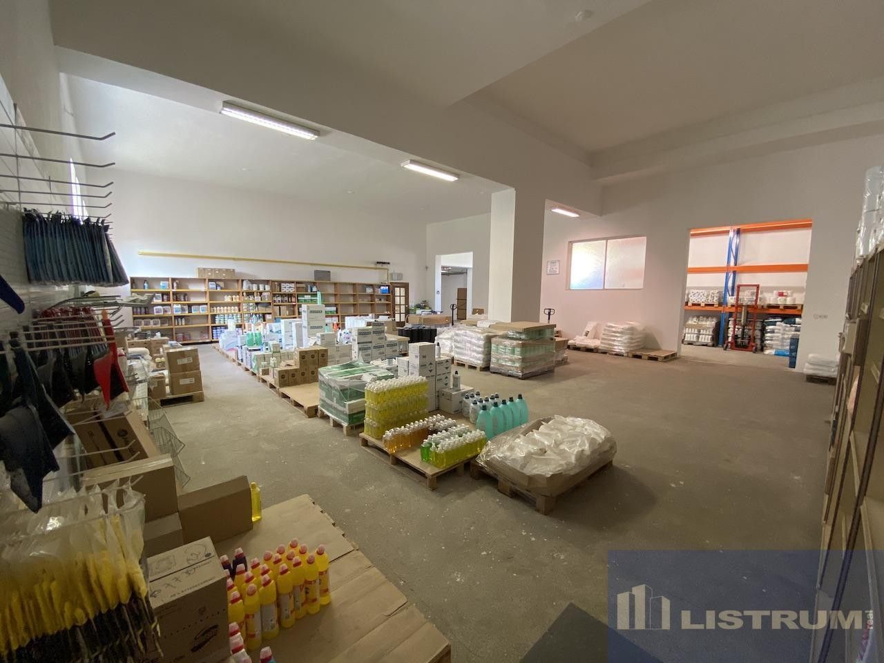 Pronájem komerčního prostoru 900 m² - foto 6