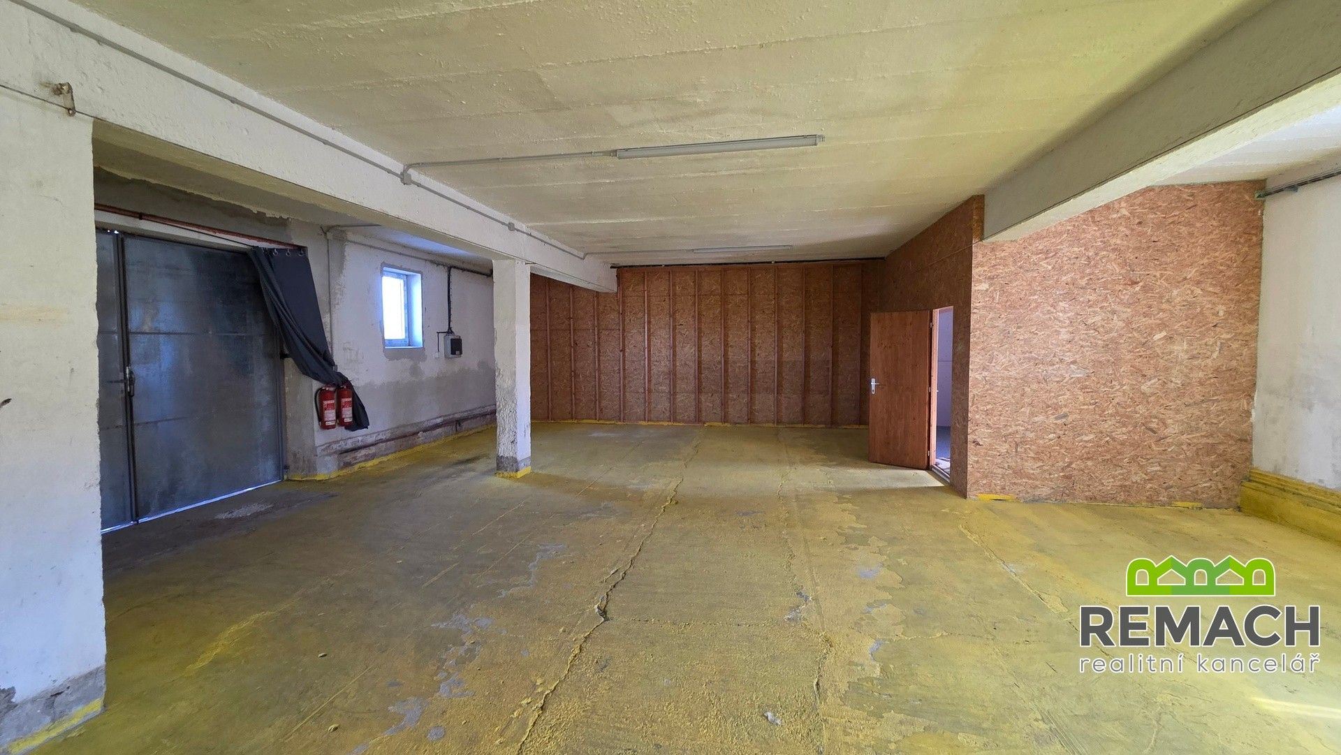 Pronájem komerčního prostoru 300 m² - foto 2