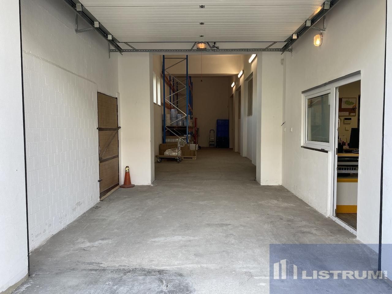 Pronájem komerčního prostoru 900 m² - foto 9