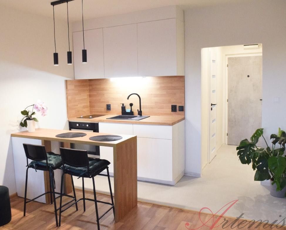 Pronájem bytu 1+kk 28 m² - foto 1