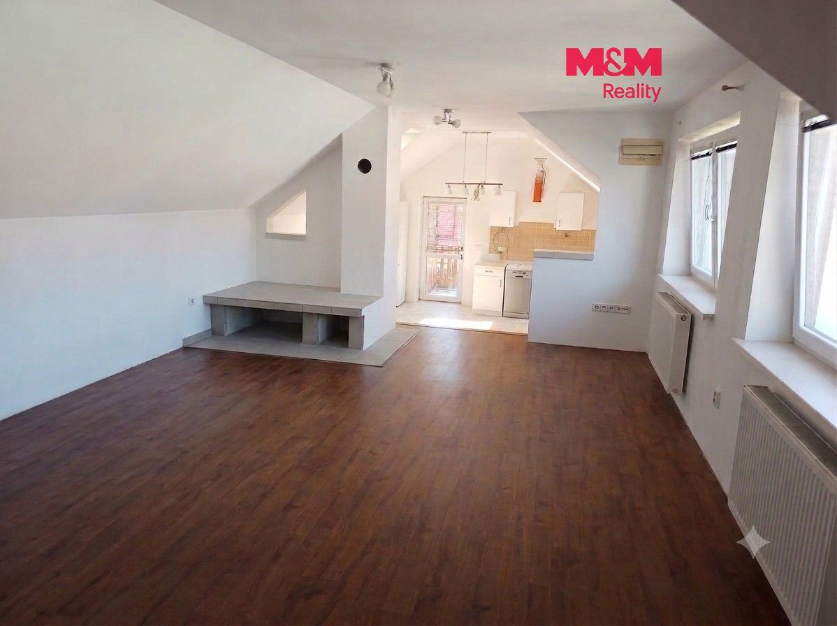 Pronájem bytu 3+kk 95 m² - foto 1