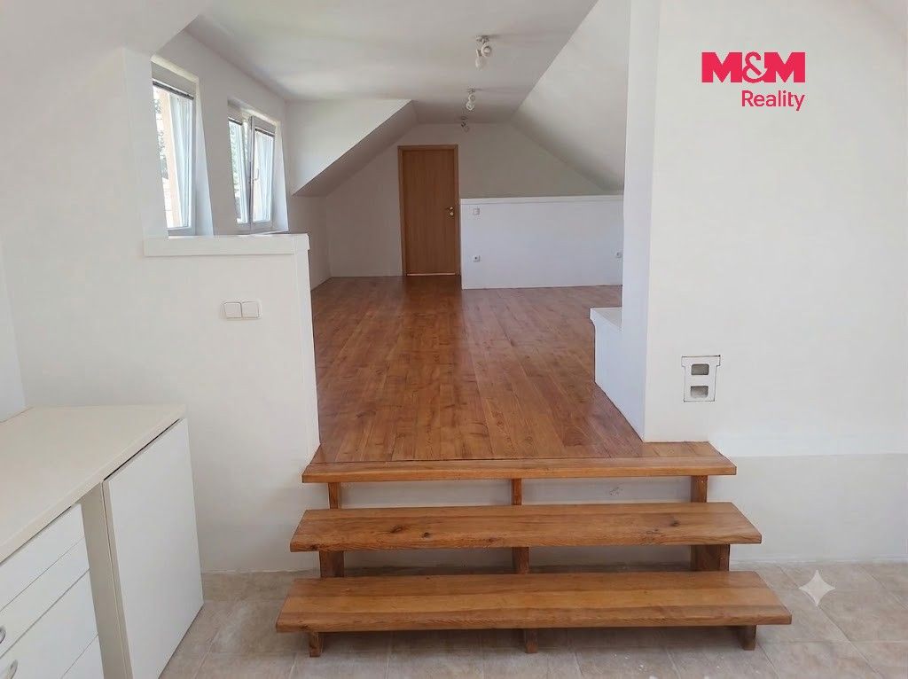 Pronájem bytu 3+kk 95 m² - foto 8