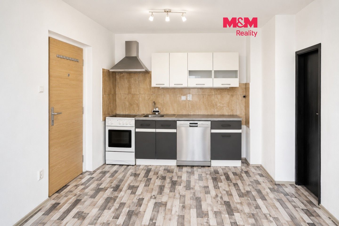 Pronájem bytu 4+1 80 m² - foto 1