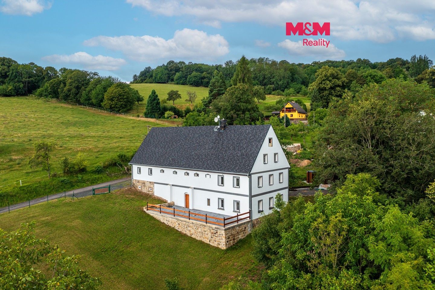 Prodej komerčního prostoru 550 m² - foto 1
