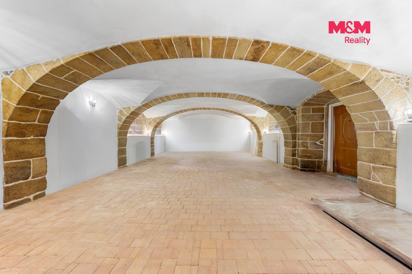 Prodej komerčního prostoru 550 m² - foto 3
