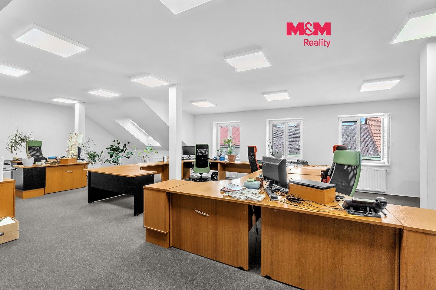 Pronájem komerčního prostoru 174 m² - foto 1