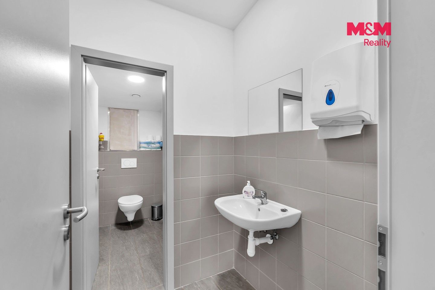 Pronájem komerčního prostoru 174 m² - foto 6