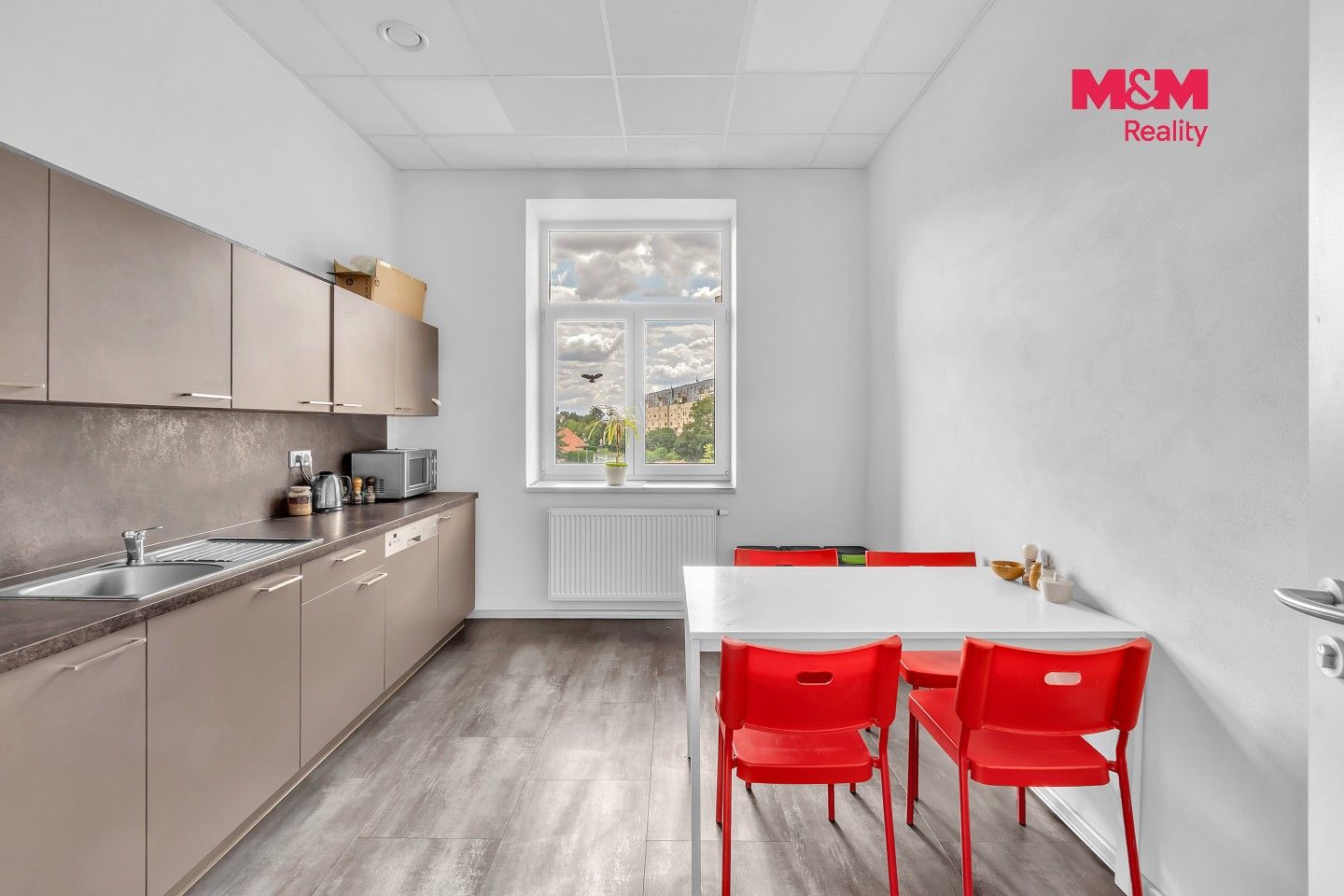 Pronájem komerčního prostoru 136 m² - foto 4