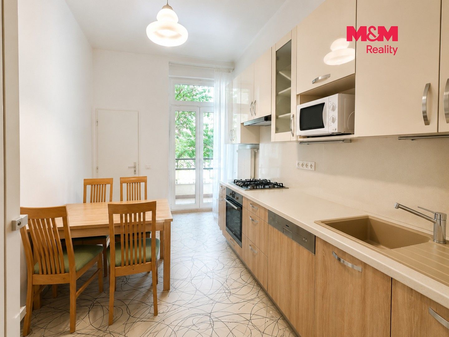 Pronájem bytu 3+1 86 m² - foto 2