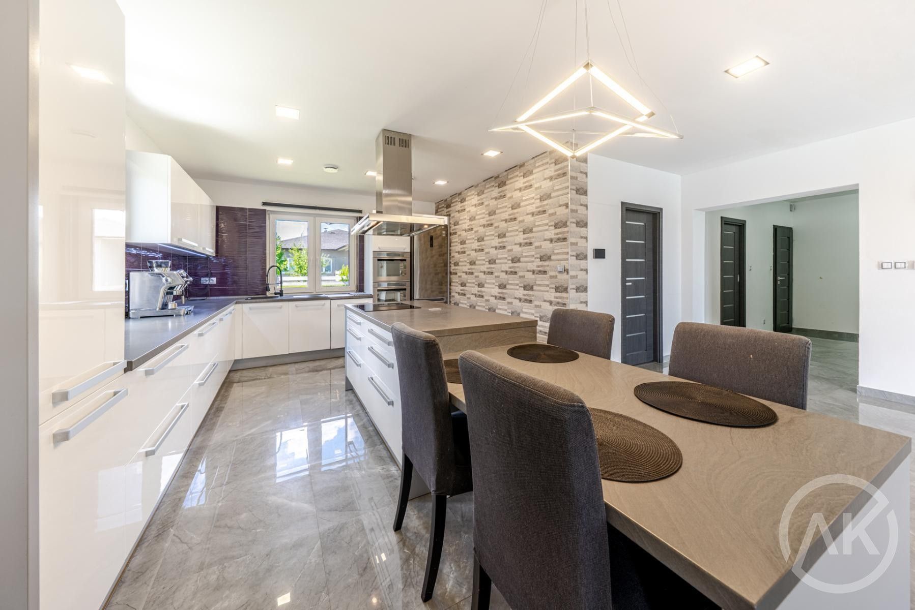 Prodej domu 163 m² - foto 1