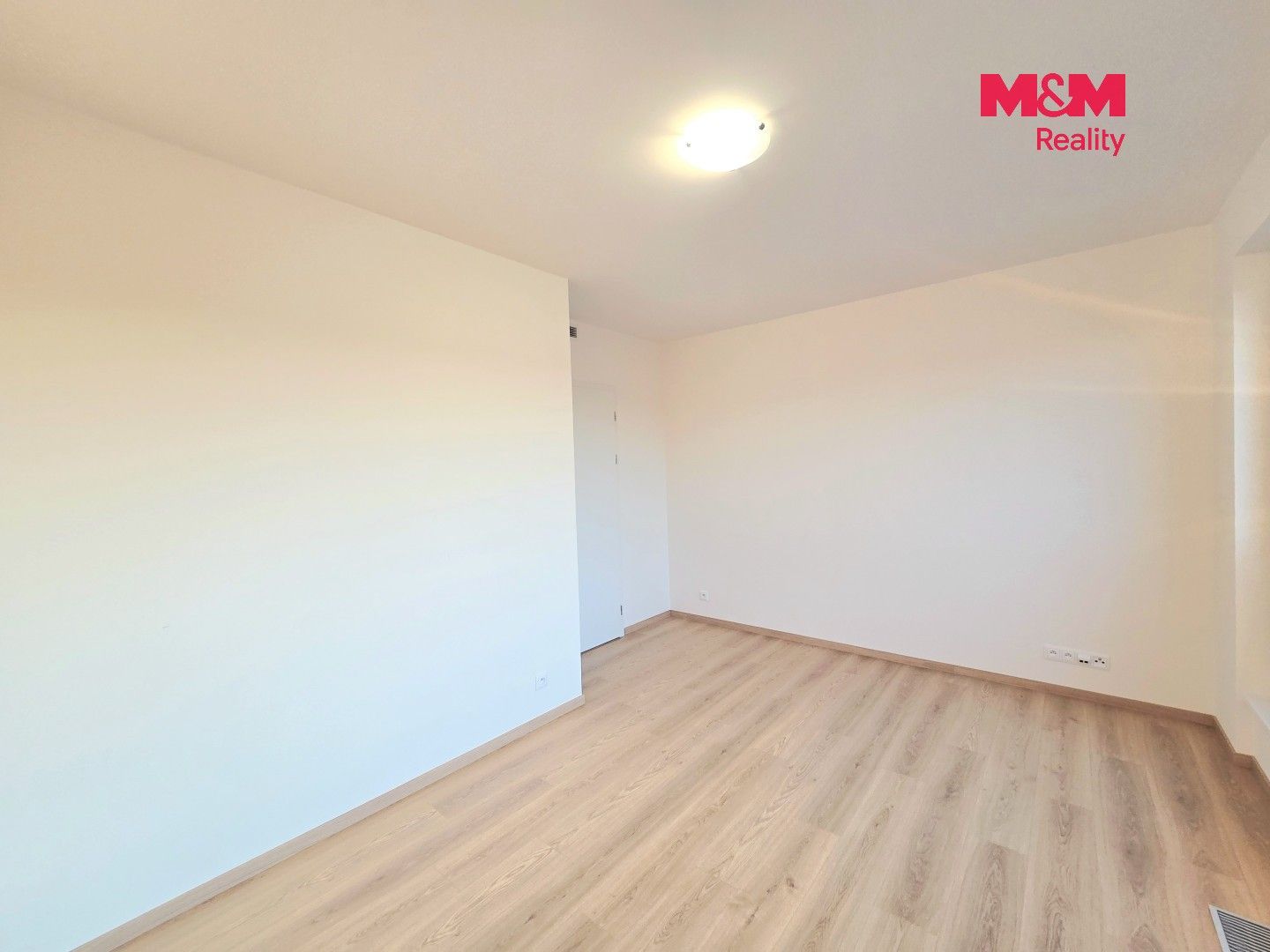 Pronájem bytu 2+kk 67 m² - foto 12
