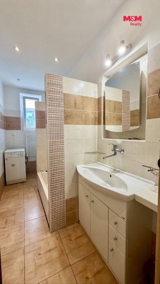 Pronájem bytu 2+1 60 m² - foto 8