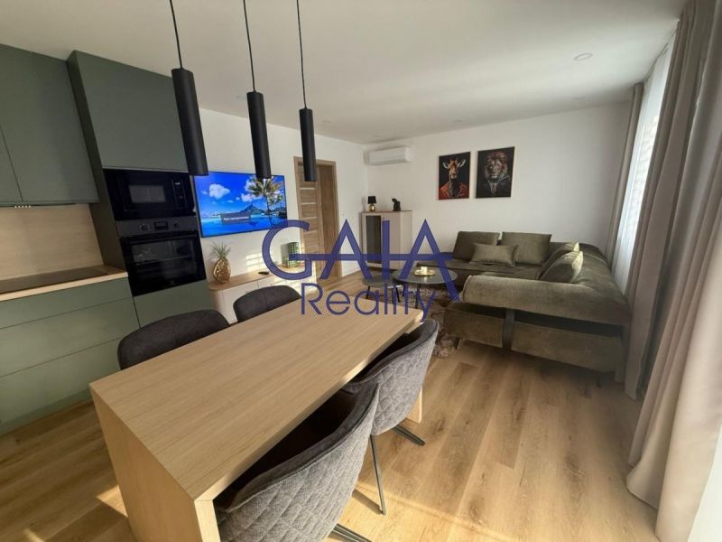 Prodej domu 198 m² - foto 3