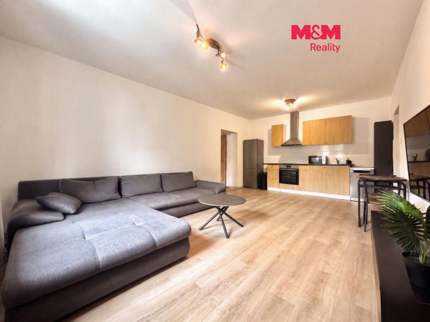 Pronájem bytu 2+kk 64 m² - foto 1