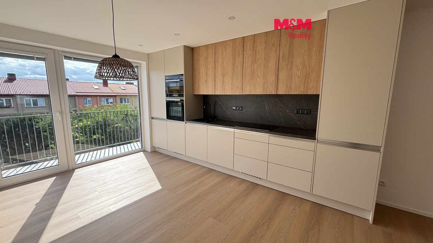 Pronájem bytu 4+kk 64 m² - foto 1