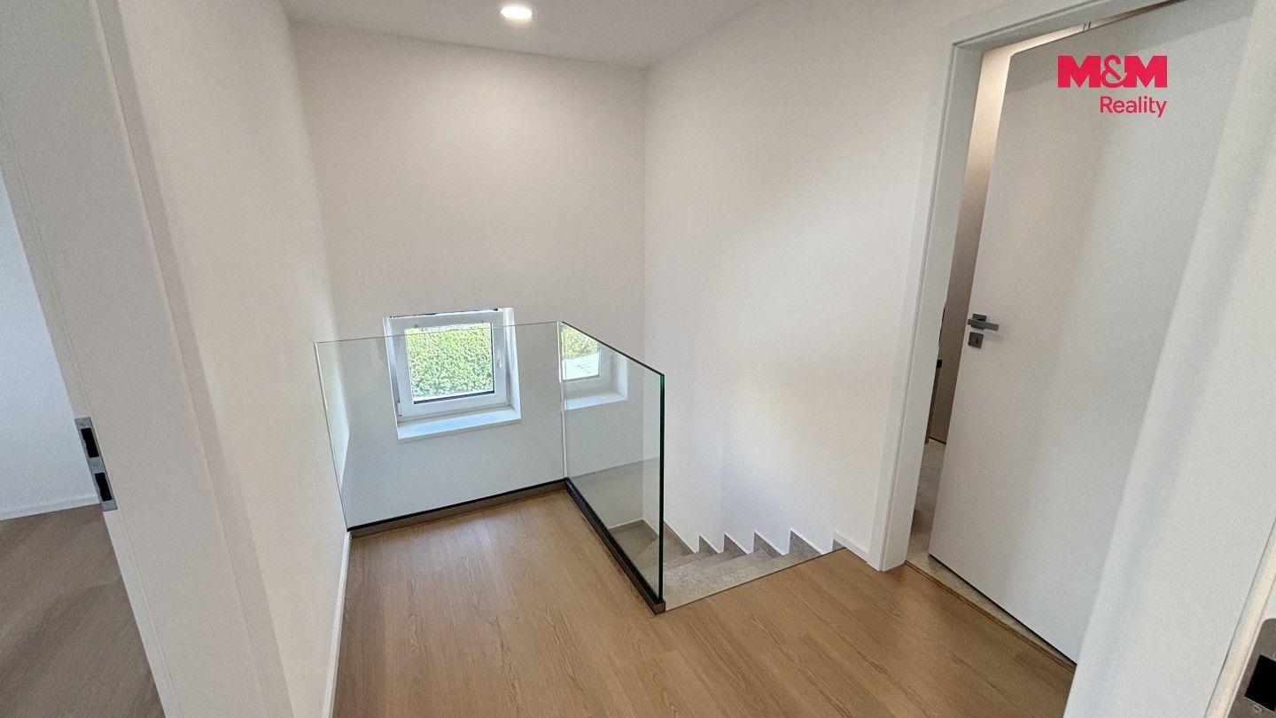 Pronájem bytu 4+kk 64 m² - foto 12