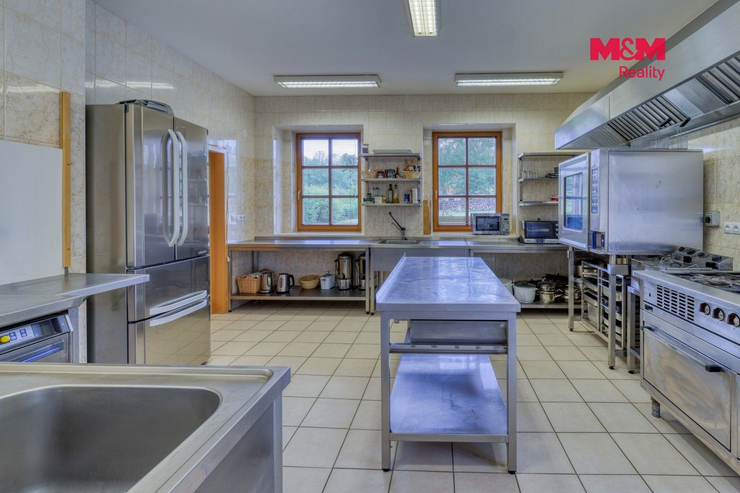 Prodej komerčního prostoru 910 m² - foto 8