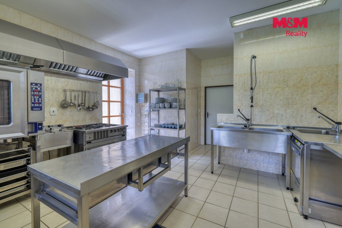 Prodej komerčního prostoru 910 m² - foto 19