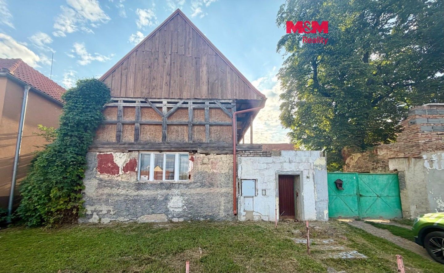 Prodej nemovitosti 200 m² - foto 1