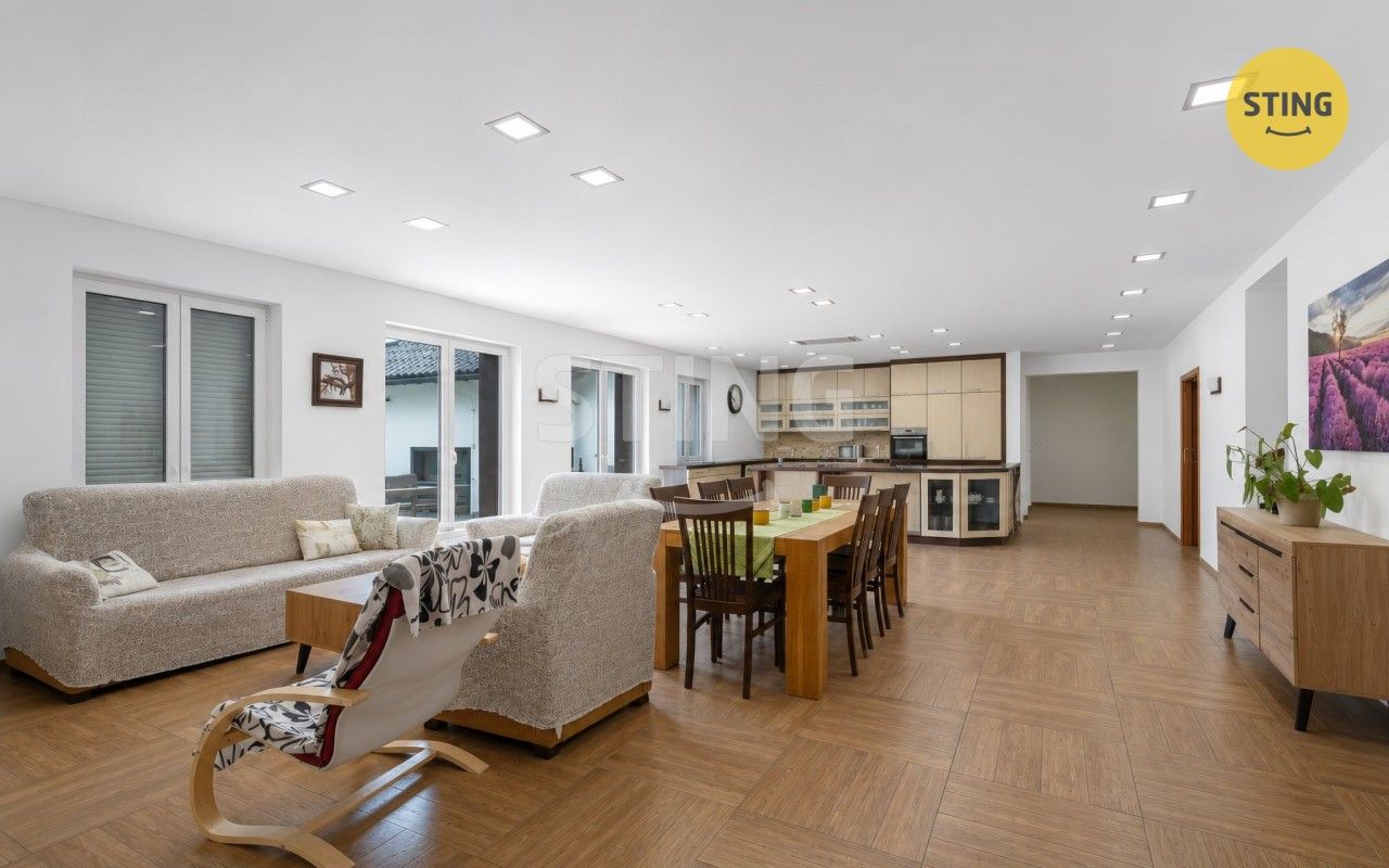 Prodej nemovitosti 708 m² - foto 9