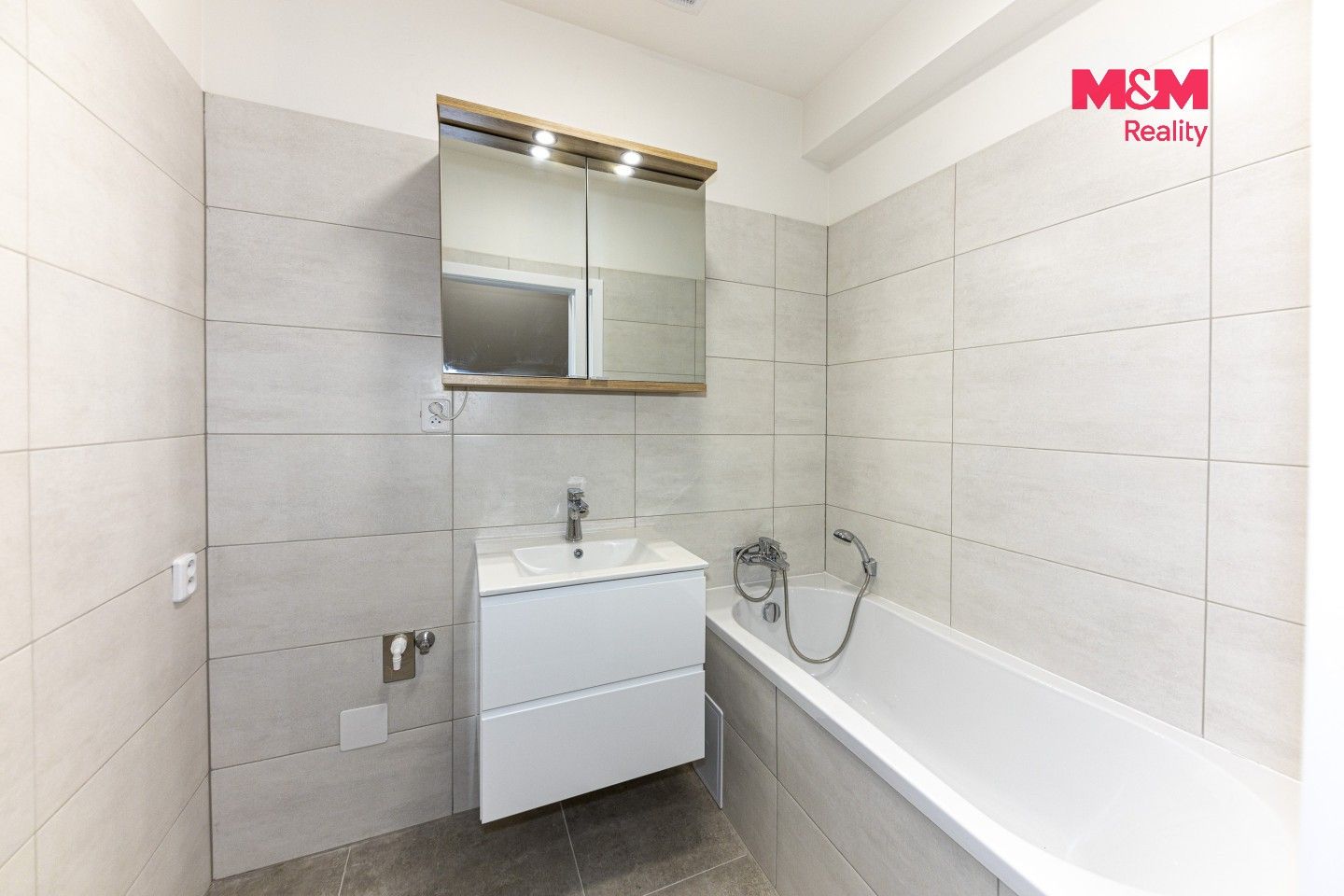 Pronájem bytu 3+kk 75 m² - foto 8