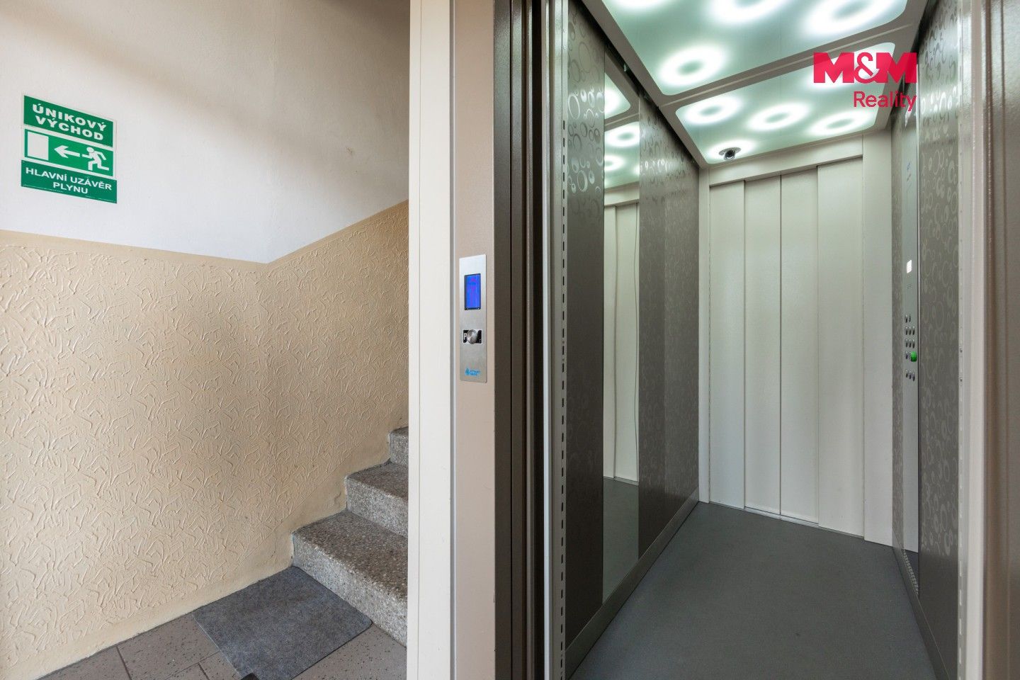Pronájem bytu 3+1 75 m² - foto 17