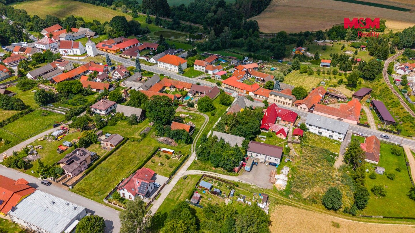 Prodej nemovitosti 100 m² - foto 12