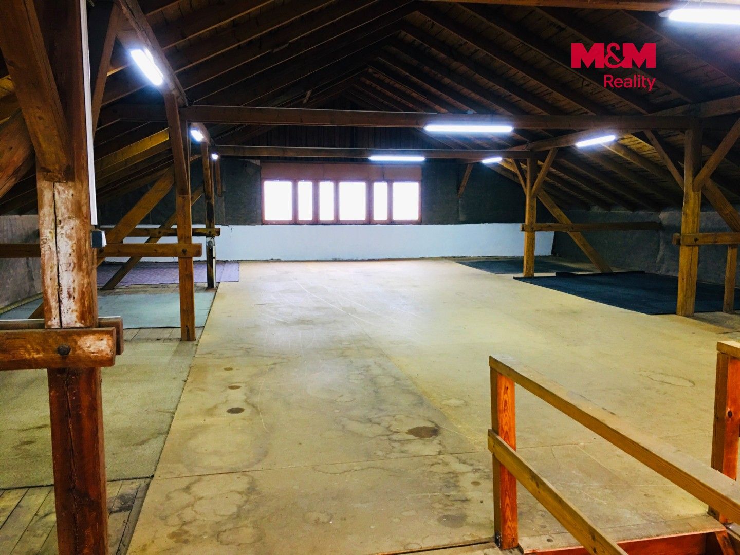 Pronájem komerčního prostoru 200 m² - foto 4