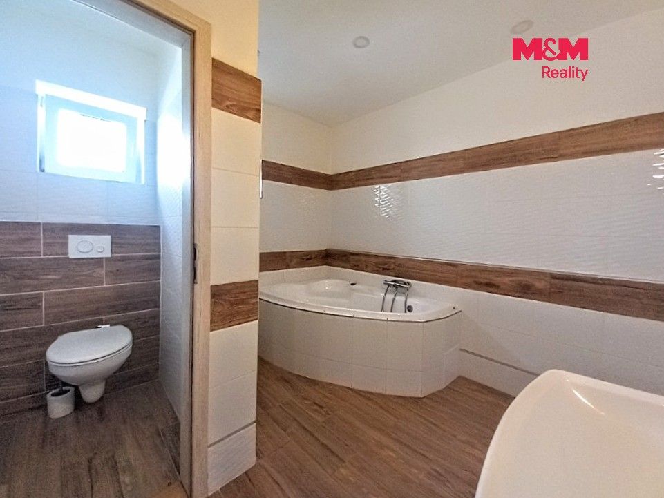 Pronájem bytu 2+1 73 m² - foto 8