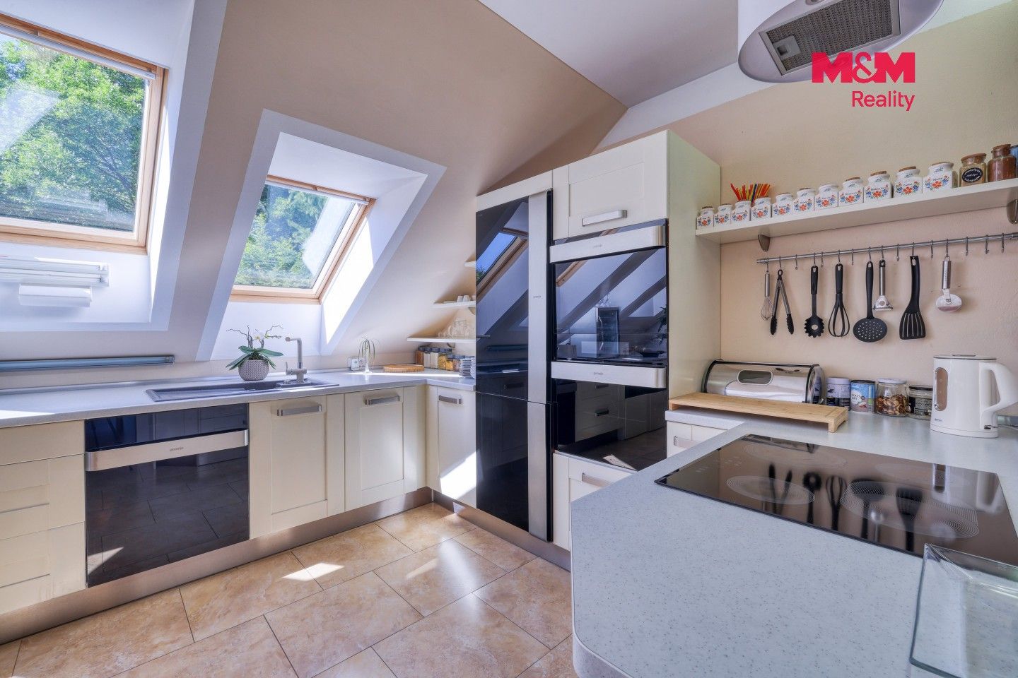 Prodej komerčního prostoru 466 m² - foto 14