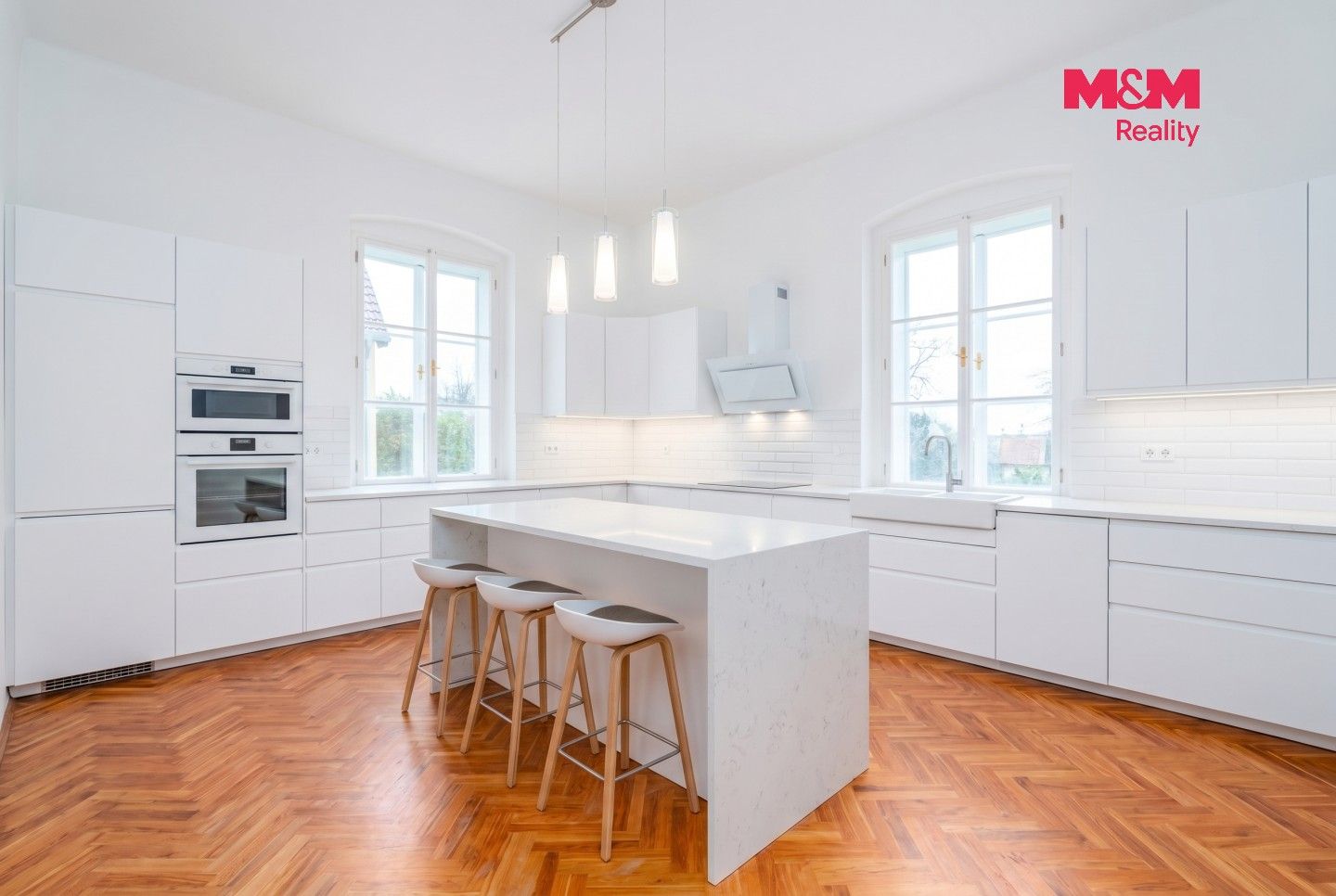 Prodej nemovitosti 963 m² - foto 6