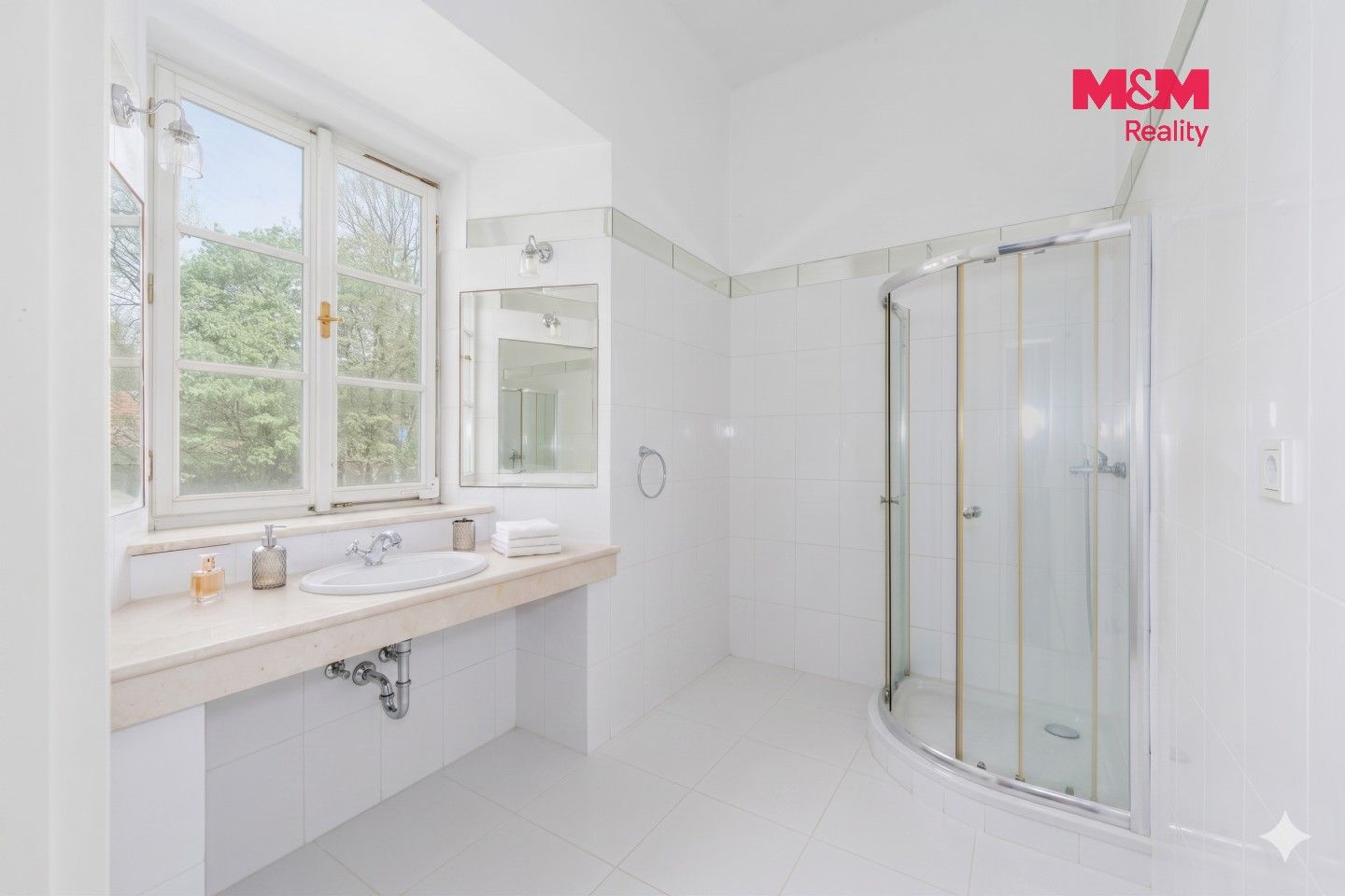 Prodej nemovitosti 963 m² - foto 11