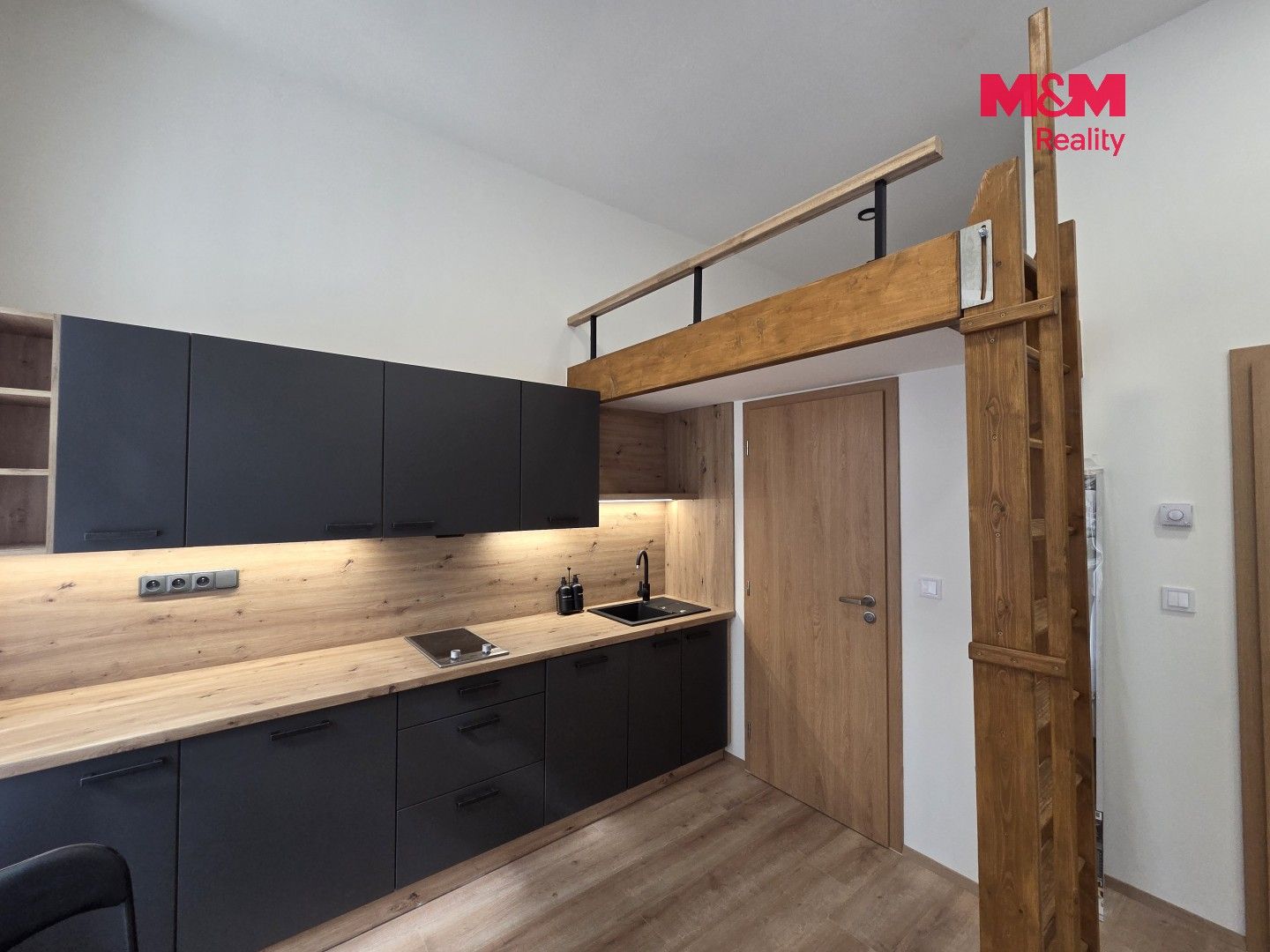Prodej bytu 1+kk 18 m² - foto 3