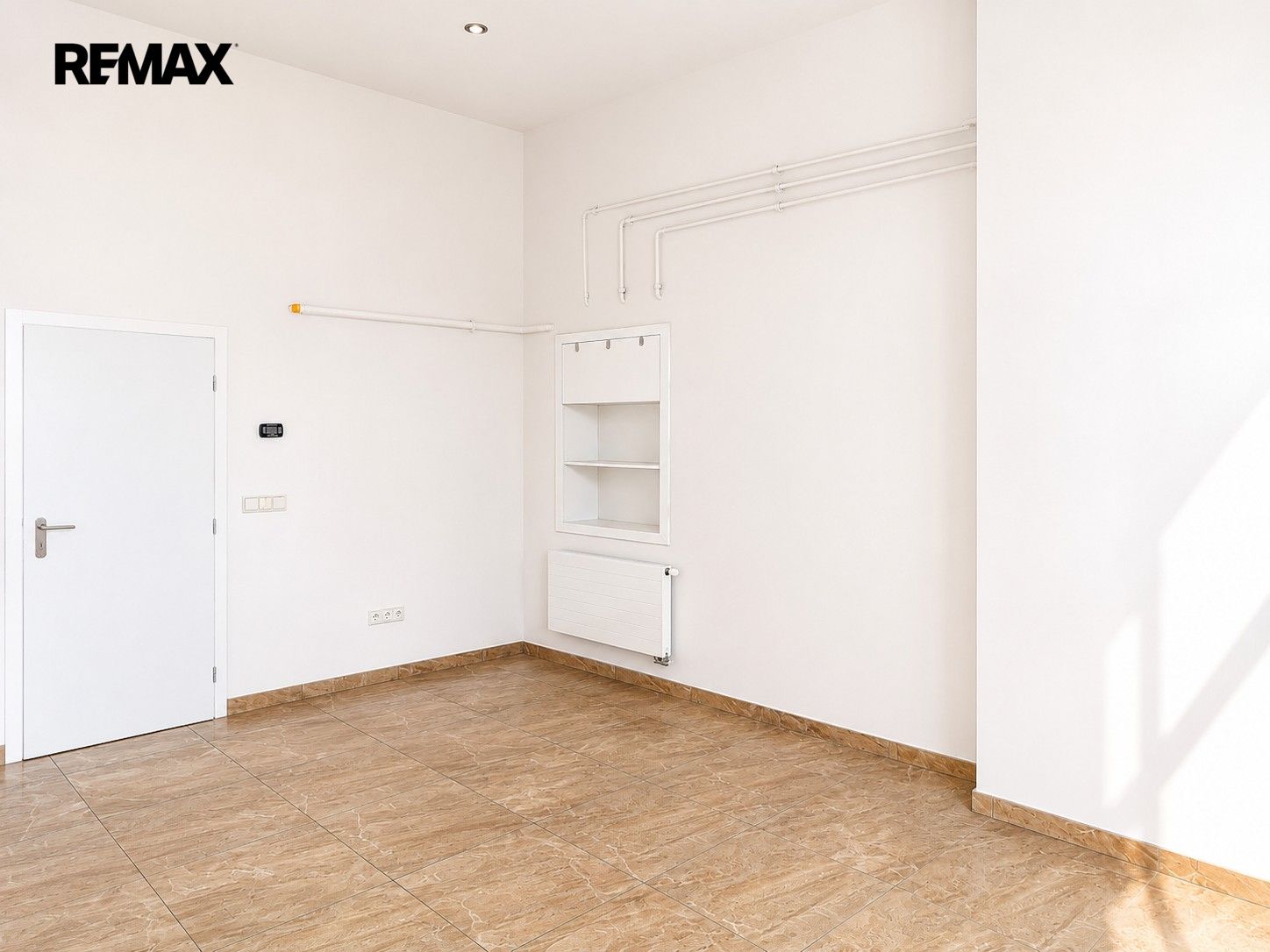 Pronájem komerčního prostoru 30 m² - foto 4
