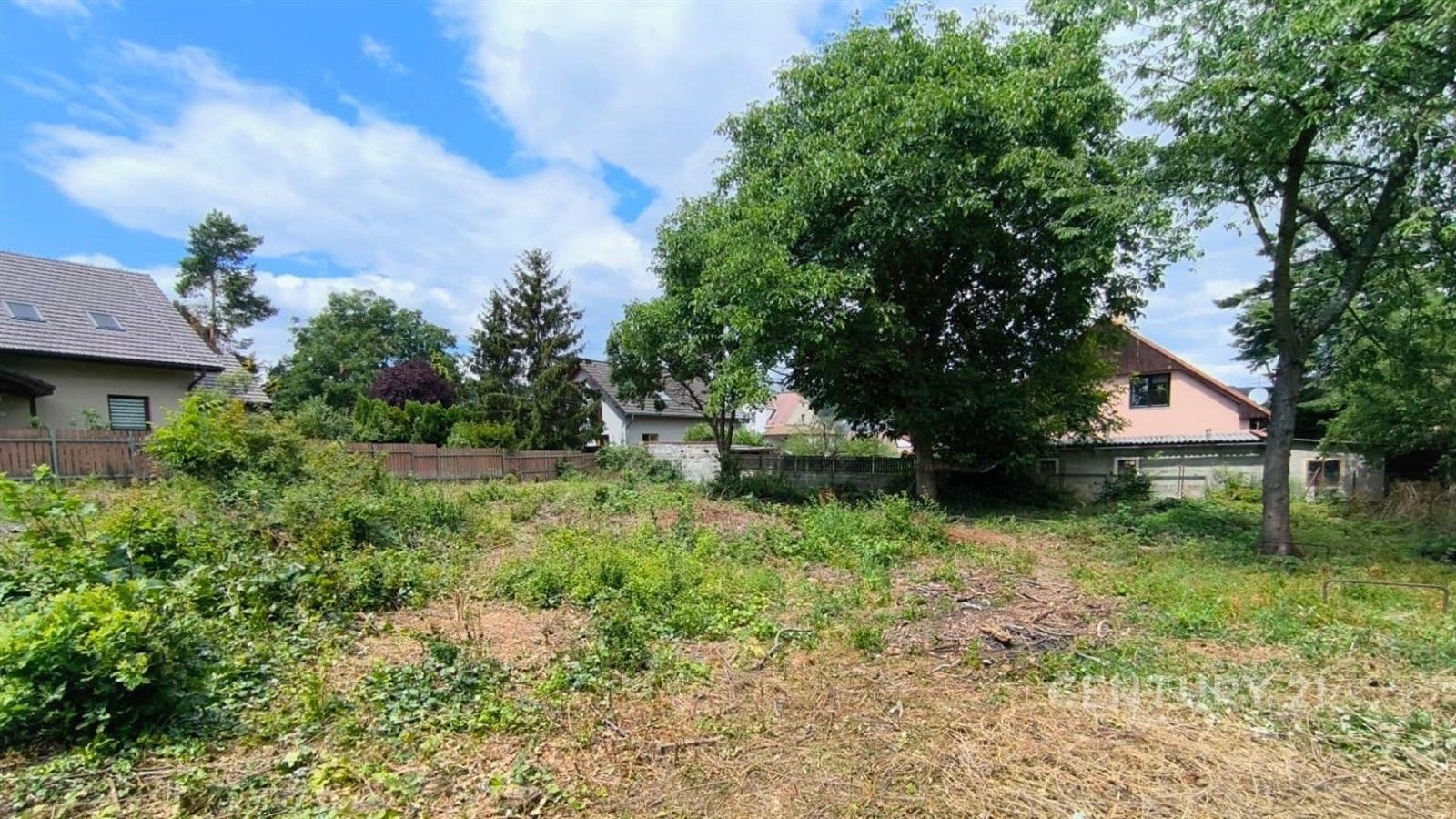 Prodej pozemku 805 m² - foto 1
