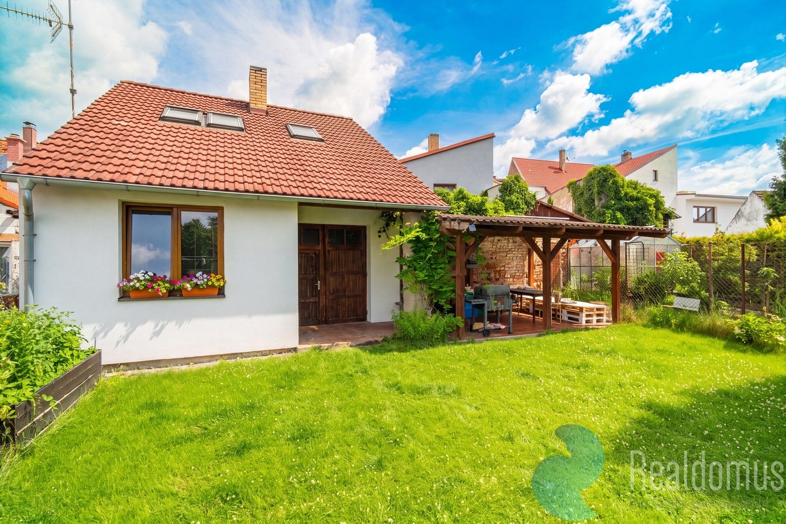 Prodej domu 210 m² - foto 1