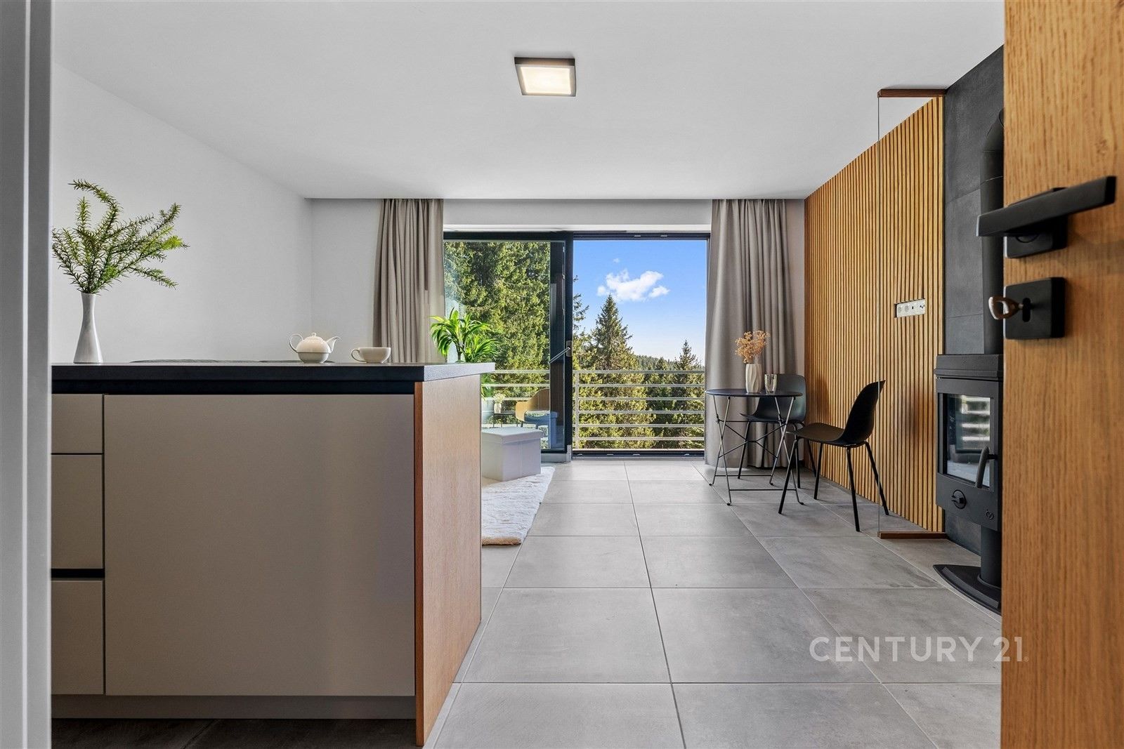 Prodej bytu 3+kk 77 m² - foto 1