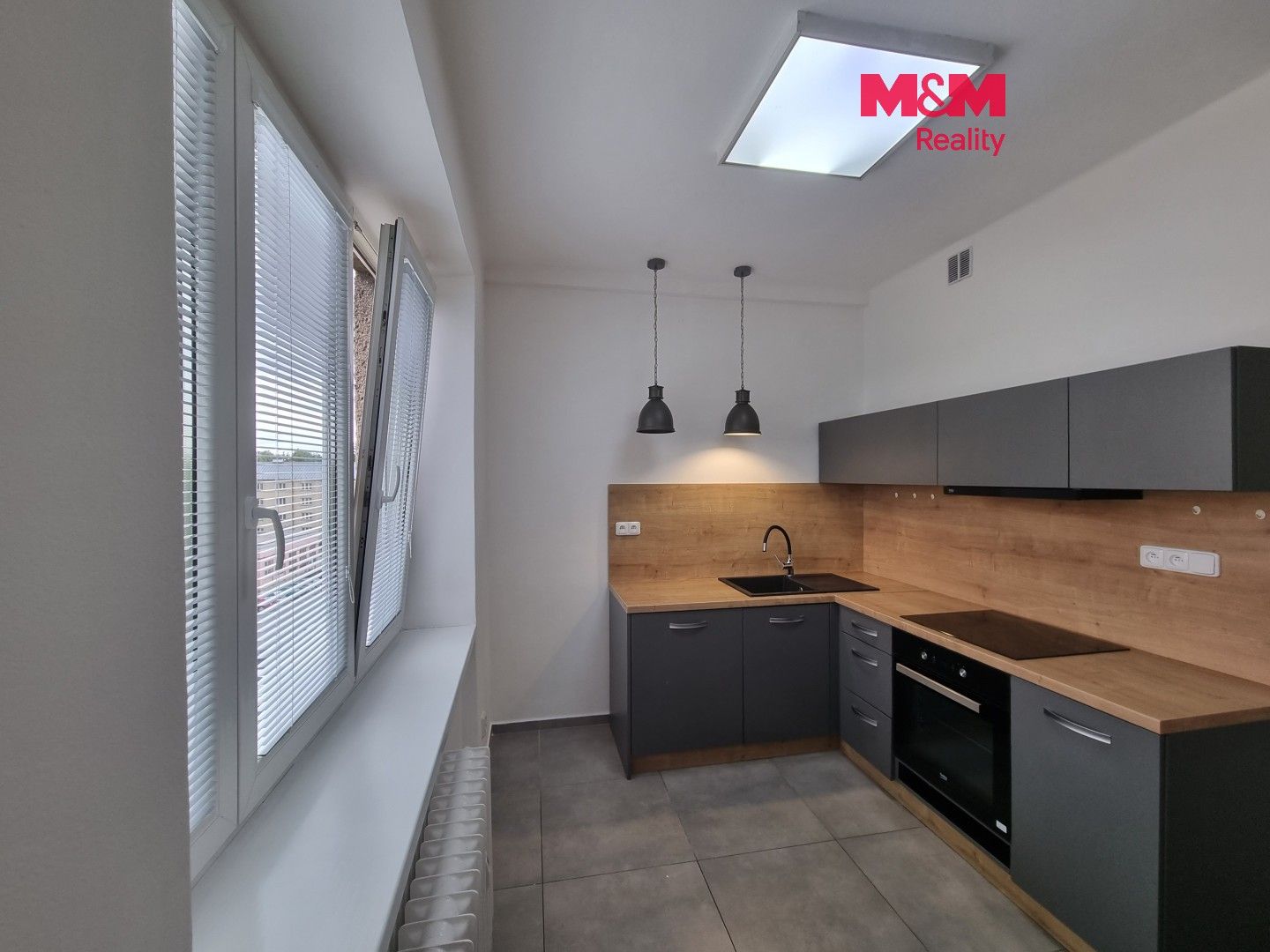Pronájem bytu 1+1 38 m² - foto 1
