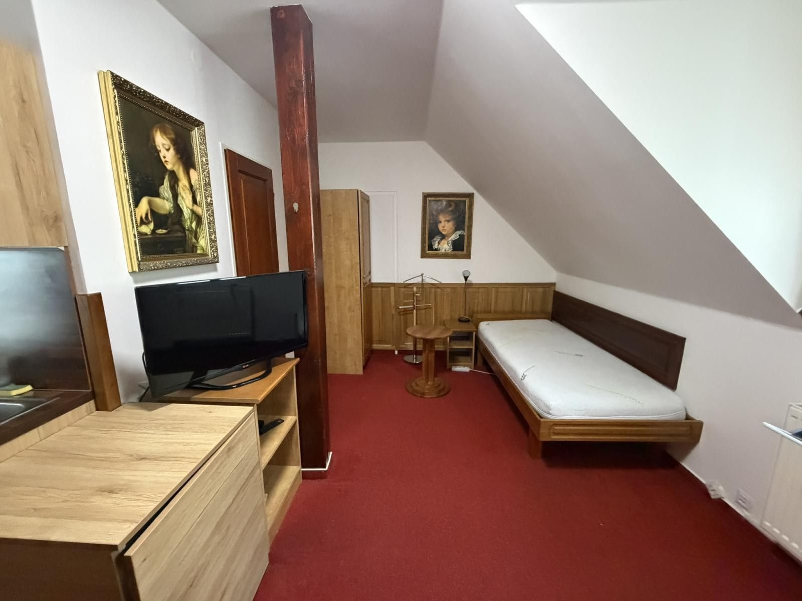 Pronájem bytu 1+kk 22 m² - foto 3