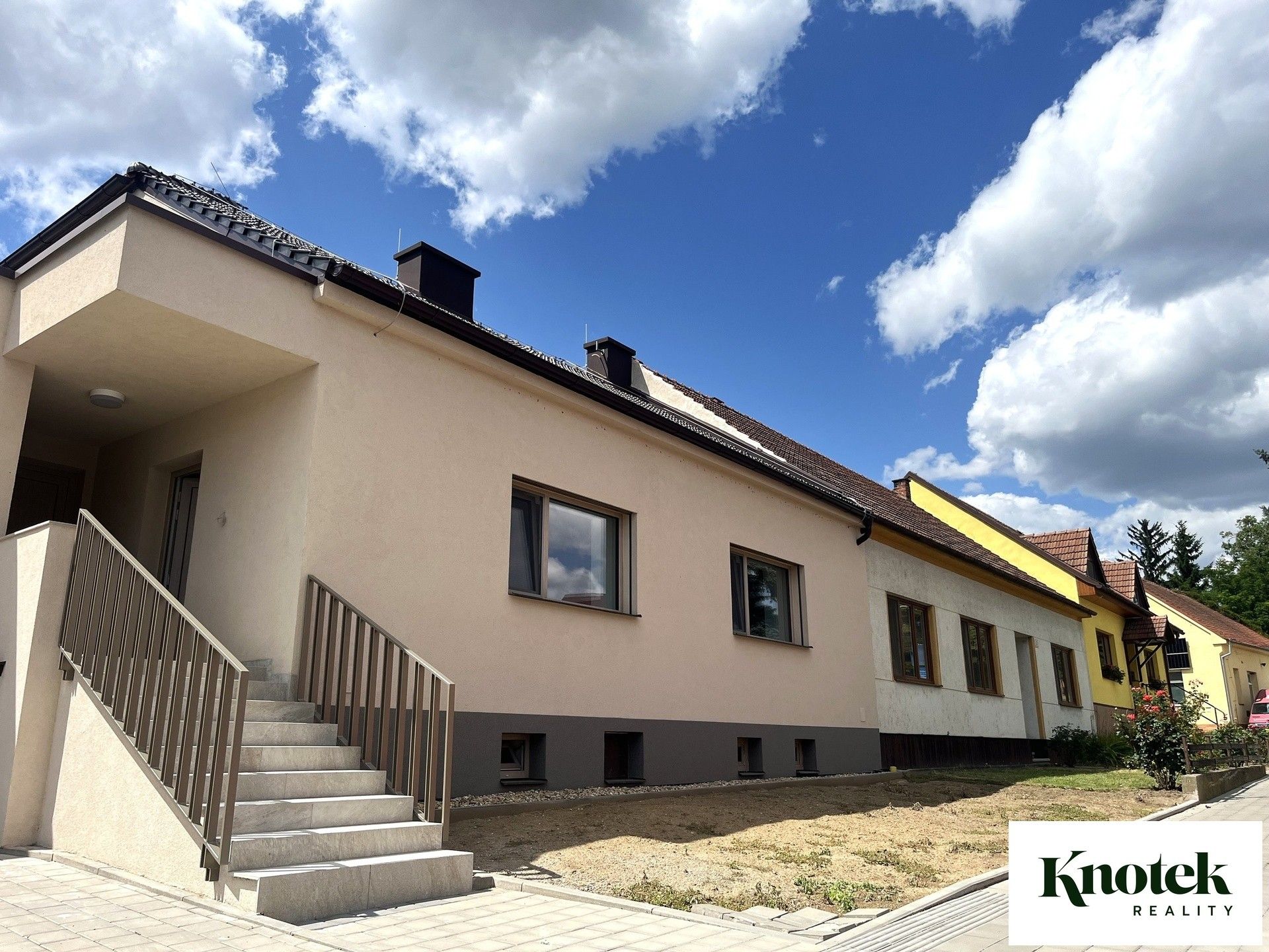 Pronájem bytu 2+kk 49 m² - foto 1