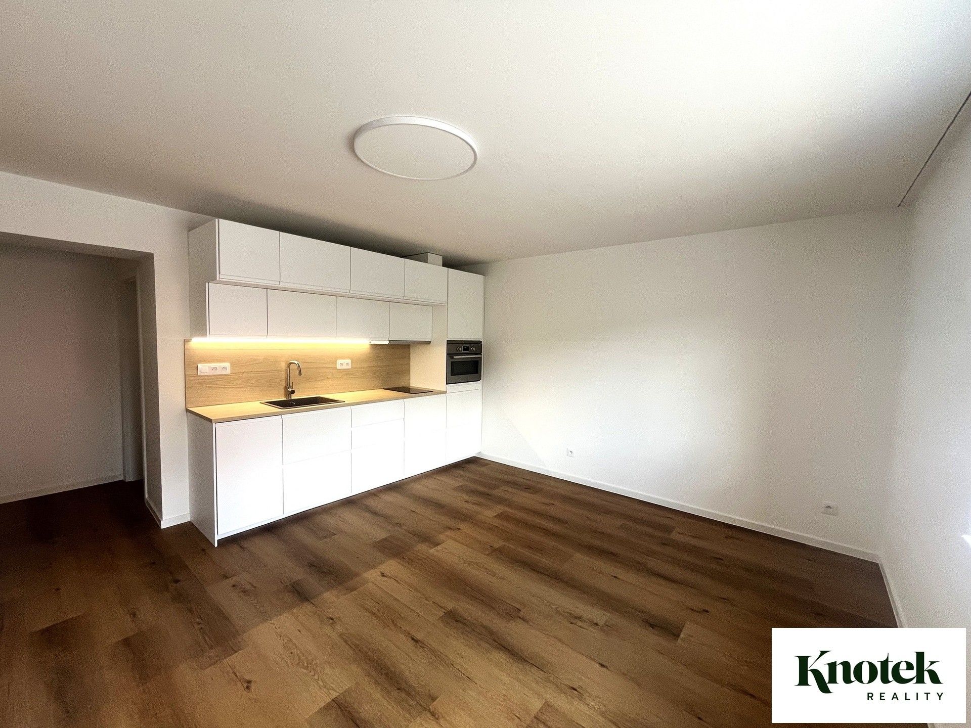 Pronájem bytu 2+kk 49 m² - foto 2