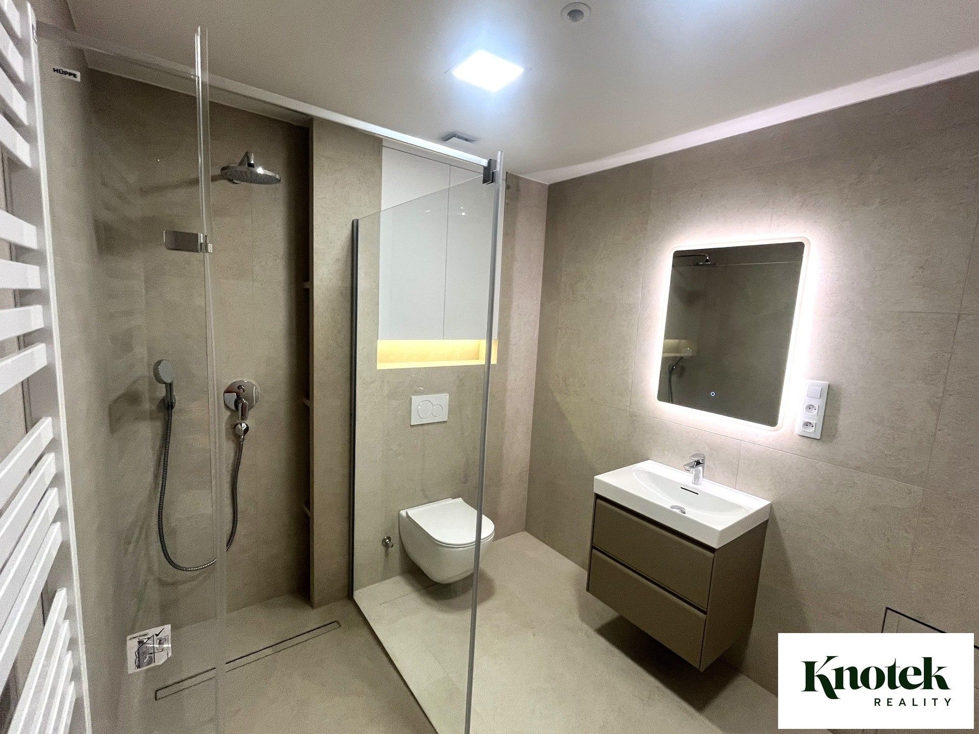 Pronájem bytu 2+kk 49 m² - foto 3