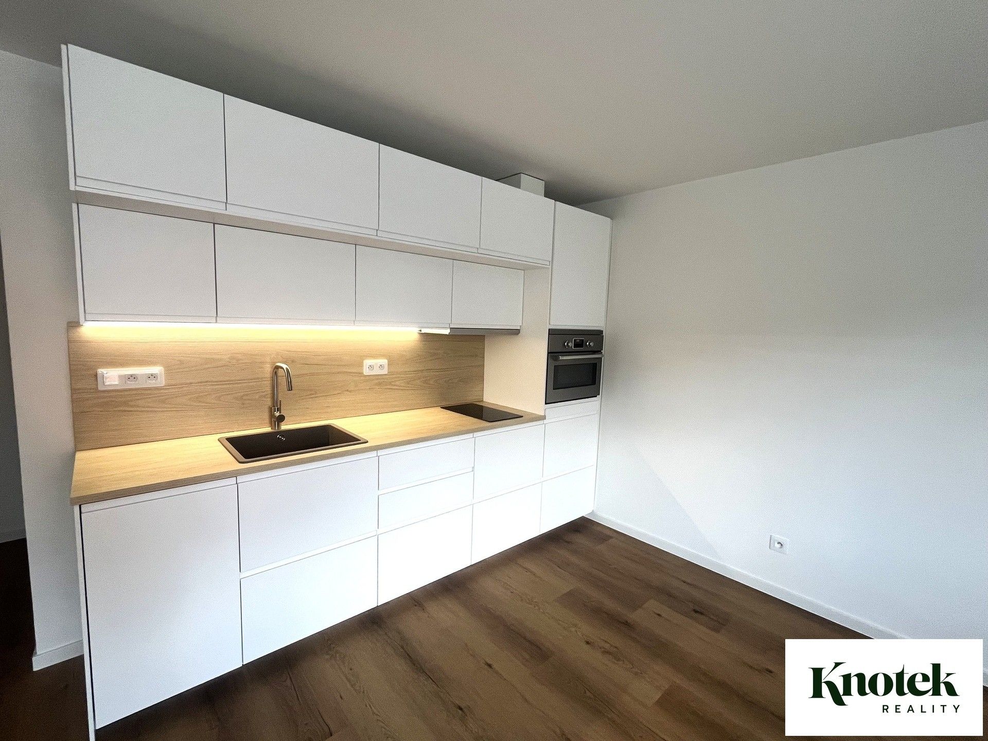 Pronájem bytu 2+kk 49 m² - foto 4
