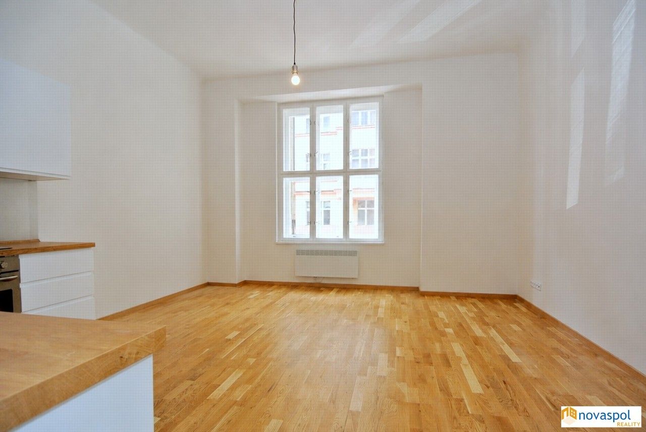 Pronájem bytu 2+kk 59 m² - foto 3