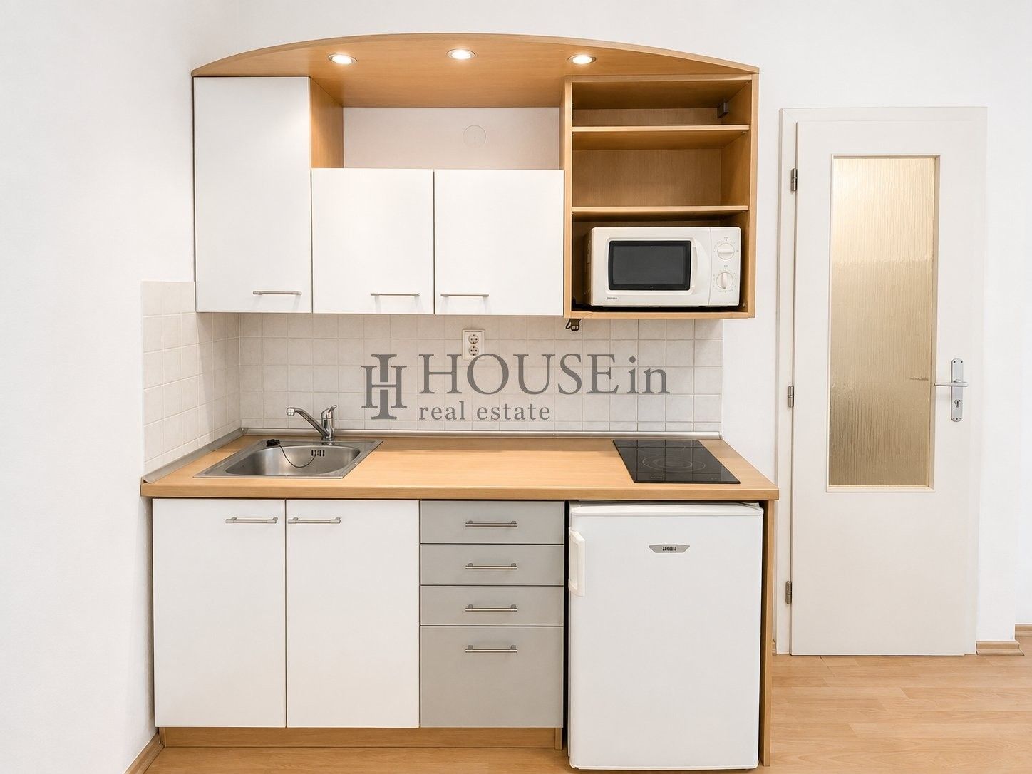 Pronájem bytu 1+kk 23 m² - foto 4