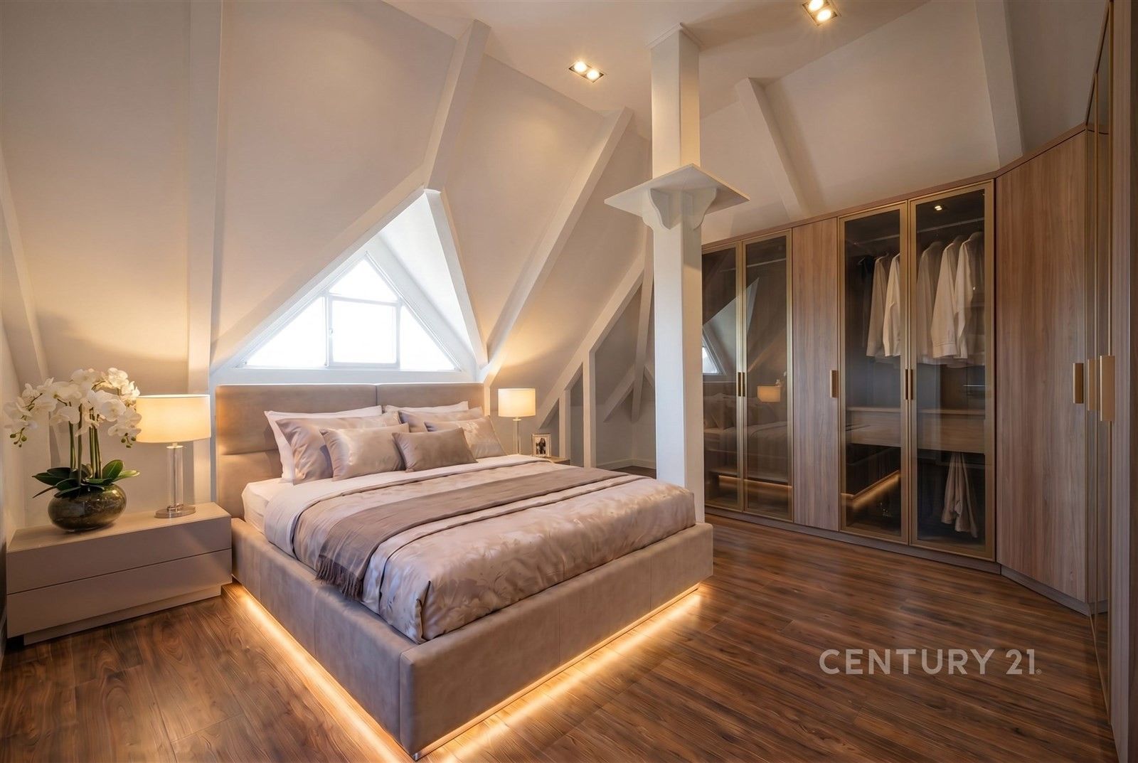 Prodej bytu 4+kk 136 m² - foto 2