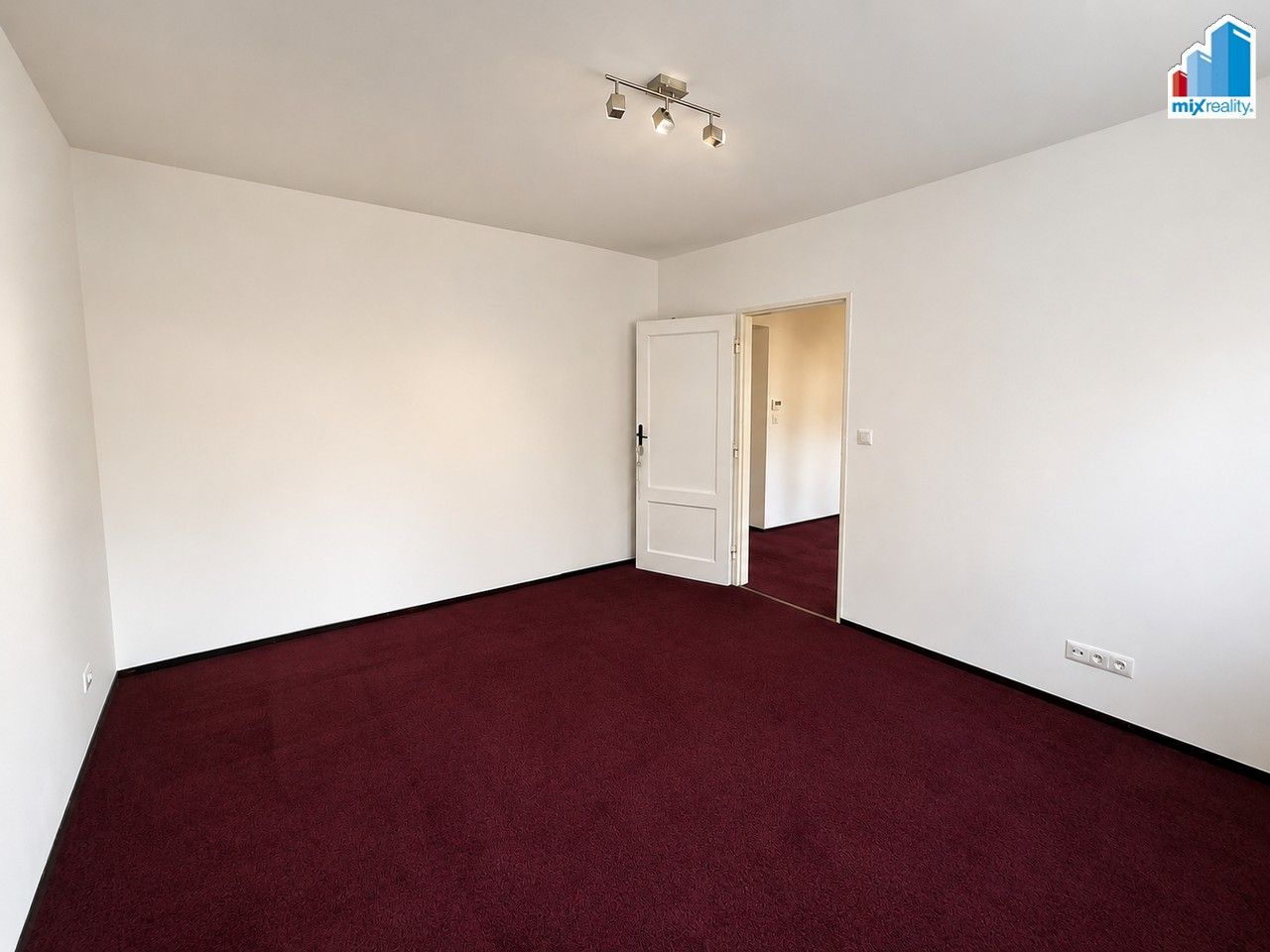 Pronájem bytu 2+1 55 m² - foto 7