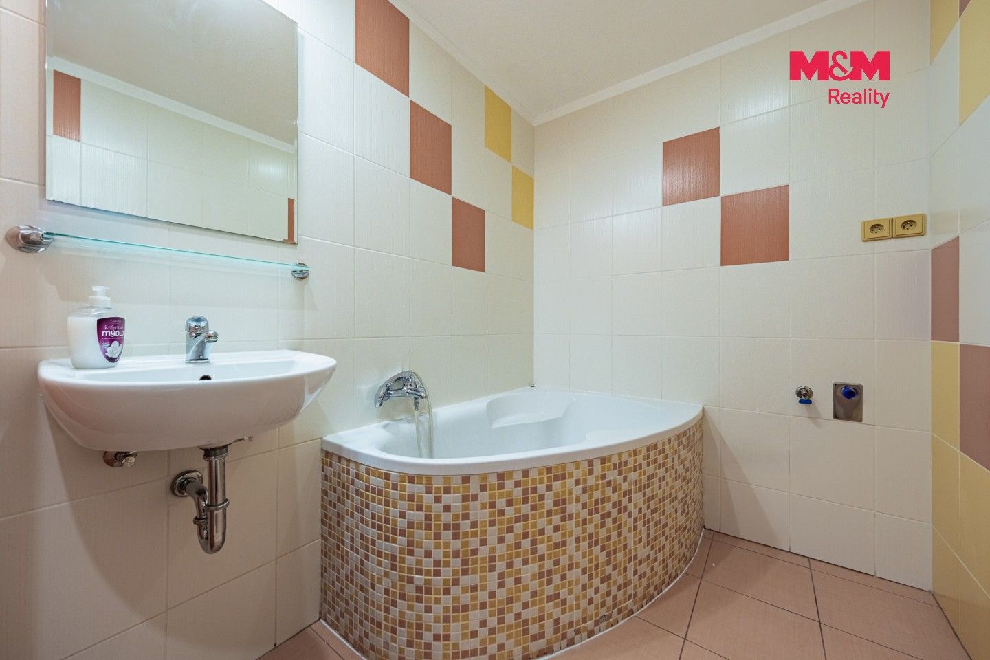 Prodej bytu 2+1 63 m² - foto 4