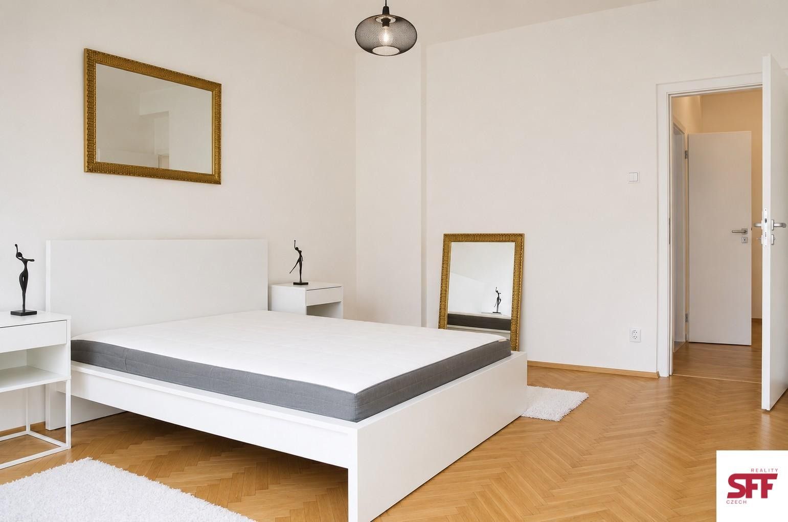 Pronájem bytu 3+1 77 m² - foto 1